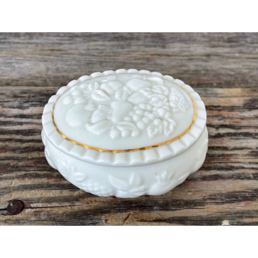 Vintage 1990s Lenox Porcelain Trinket Box Embossed Fruit - Picture 8 of 8